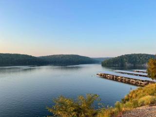 Most Exquisite View on the Lake! USA Themed fun condo! Host dedicated to creating your next memorable vacation! - Kaiser - 0