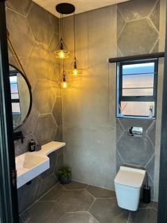 Swan Lake Suites - Benoni - 2
