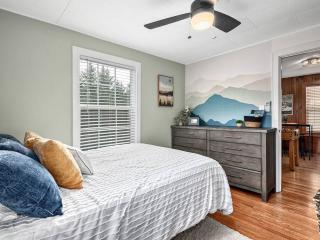 Livy's Lake Retreat, 3min walk to Lake Junaluska! - Lake Junaluska - 6