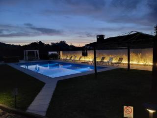 Villa Moura - Pool & Jacuzzi - 4