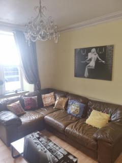 Nanny Bambi's highland hoose - 3