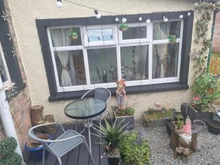 Nanny Bambi's highland hoose - 2