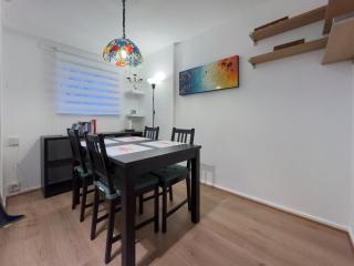 Beautiful Central duplex Flat, 2 Bedroom & Balconies, excellent transport links to Landmarks - 5