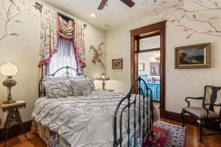 The Peerless Hotel - 8