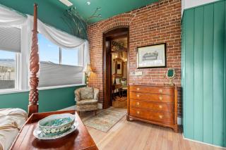 The Peerless Hotel - 1