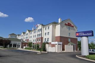 Hilton Garden Inn Westbury - Westbury - 0