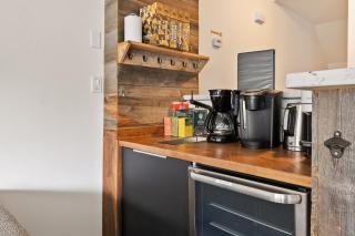 2 BR Ski In Out at Cachet Crossing, Sleeps 8 - 7