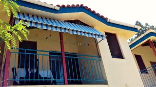 Ramo's Cozy Beachside Haven with Panoramic Views - 1st - Vlorë - 9