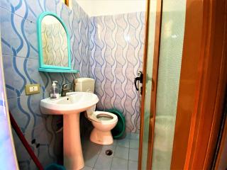 Ramo's Cozy Beachside Haven with Panoramic Views - 1st - Vlorë - 1