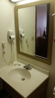 Super 8 by Wyndham Baltimore/Essex Area - Essex - 9