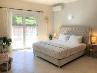 Villa Aeolus with private overflow, endless, heated pool - Prinés - 9