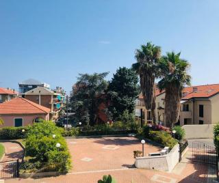 Pietra Ligure - Essential with Swimming Pool - 0