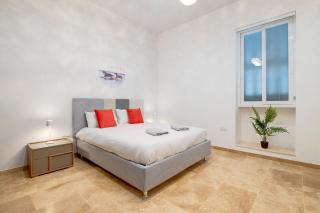 Top Location 1 Bedroom with Terrace - Sliema - 4