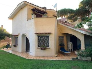 Accogliente Villa immersa nel verde - Lido dei Pini - 9