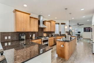 2226 N Washington St - 7