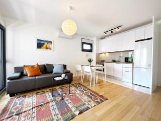 Grandpa´s tree - private garage - 1