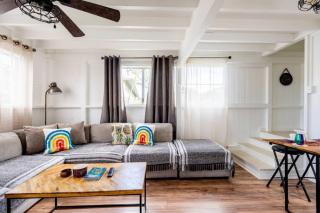 Somewhere over the Rainbow Loft with AC Hilo - 8