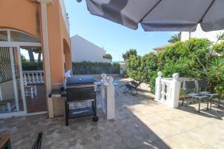 Great villa, Sea views, 20 secs walk to the beach, BBQ, 9 people, 5 mins car from Alicante city center, sailing club 3 mins walk - Alicante - 8