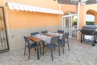 Great villa, Sea views, 20 secs walk to the beach, BBQ, 9 people, 5 mins car from Alicante city center, sailing club 3 mins walk - Alicante - 7