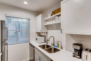 Modern Designer Condo Close to Downtown Austin! - 8