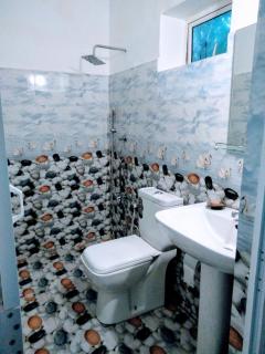 R Home Stay - 8