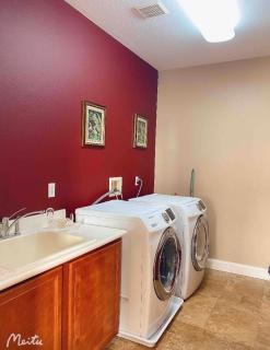 Cozy And Comfortable #202 Room - 2