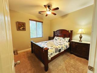 Cozy And Comfortable #202 Room - 5