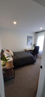 Inner City 2 Bedroom Unit - 3