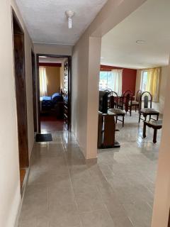 Departamento en el centro de la ciudad de Baños con netflix, wifi, garage gratuito y una excelente vista - Baños - 3