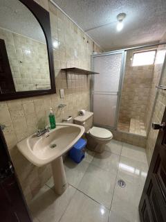 Departamento en el centro de la ciudad de Baños con netflix, wifi, garage gratuito y una excelente vista - Baños - 5