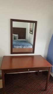 OSU 2 Queen Beds Hotel Room 209 Wi-Fi - Stillwater - 3