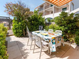 Duplex à Saint-Pierre-La-Mer - Parking, 2 Chambres, Terrasse - FR-1-409A-24 - Fleury - 0