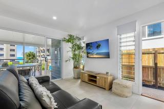 Luxury Coastal Retreat - Coolum Beach - 8