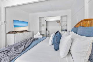 Luxury Coastal Retreat - Coolum Beach - 3