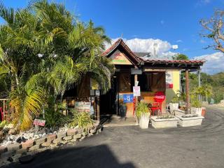 Red Flamboyan Guesthouse and Restaurant - Rincon - 2