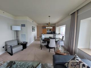 2 Bedroom OR King Studio Suites Four Seasons Hotel Miami Free Wi-Fi & Free Parking - 4