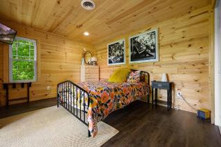 Chic private cabin w/ epic views & amenities! - Cove Creek Cascades - 1