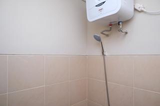 RedDoorz Plus near RS JIH Solo - Solo - 8