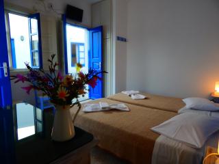 Evgenia Rooms and Apartments - Chora Folegandros - 7