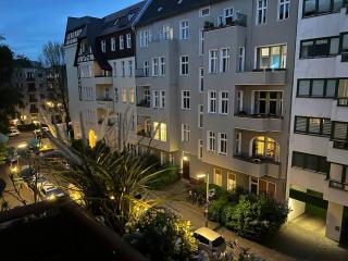 Cozy Modern Apartment with Small Balcony in the Heart of Berlin - Berlino - 0