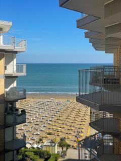 RESIDENCE CENTRO COMMERCIALE - WALTERIGATO Apartments SOLO PER FAMIGLIE - Lido di Jesolo - 0