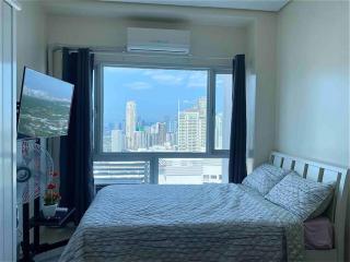 Makati Penthouse with Stunning City Skyline View - Manila - 0