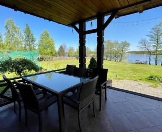 Dom z bala kort tenisowy ,linia brzegowa plaża ,pomost ,kajaki, łódka - 2