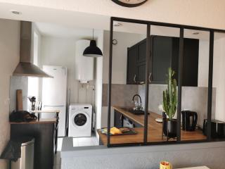 LE PETIT ANGLE APPARTEMENT 2 Pièces, plein centre ville, près de la gare jusqu'à 4 personnes - Bellegarde-sur-Valserine - 1