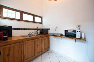 Geula Beach - 3Bedroom Seaside Apartment By Vacay - Tel Aviv - 2