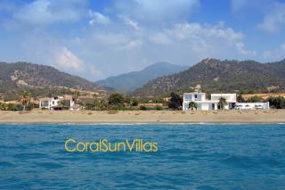 Blue - Beach Front Spectacular Villa Sleeps 10 - Argaka - 5