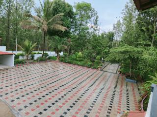 Bluebell homestay - Chikmagalur - 9