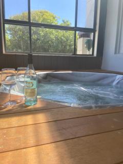 Portland sea spa retreat with King bed Free Arcade sleeps 9 - Portland - 0
