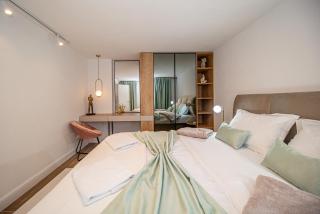 N&N Lux Guest house - Bar - 5