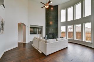 Fenced Yard and Pool Access Spacious Mansfield Home - 4